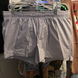 On Clouds lilac 3" Core Shorts